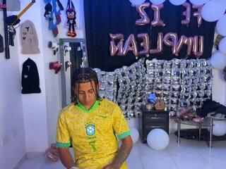 Bradley Strong webcam model stream image