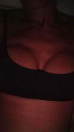 LaralallA webcam cam4 model stream image