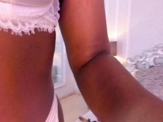 Iris Jones webcam model stream image