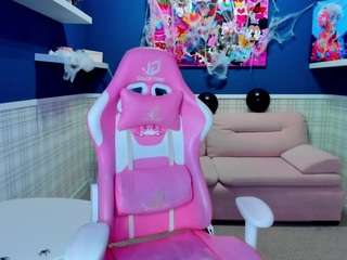 lexi-split webcam model stream image