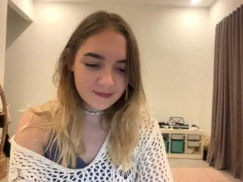 RoxyHorny webcam model stream image