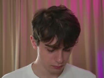 zest_kiss webcam model stream image