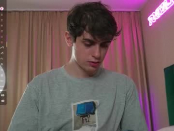 zest_kiss webcam model stream image