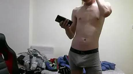 Milo_100 webcam model stream image