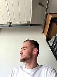 Benjamiinlt webcam model stream image