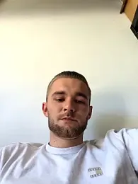 Benjamiinlt webcam model stream image