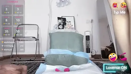 momo-5952 webcam model stream image