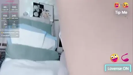 momo-5952 webcam model stream image