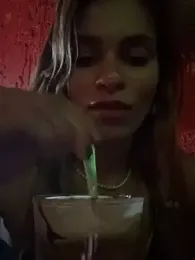 cuteluci_ webcam model stream image