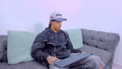KroyWave webcam model stream image
