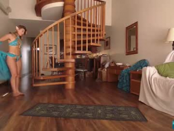 lailagetsnaked webcam chaturbate model stream image