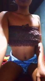 avrilas webcam model stream image