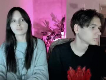 yourher0in webcam model stream image