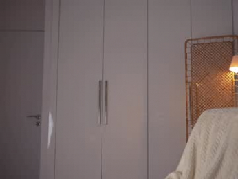 kriss0leoo webcam model stream image