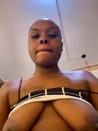 Dellah27 webcam model stream image