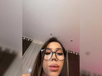 Fancy-t33n webcam bongacams model stream image