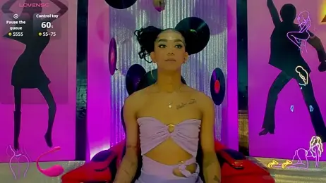 nickyminach_ webcam model stream image