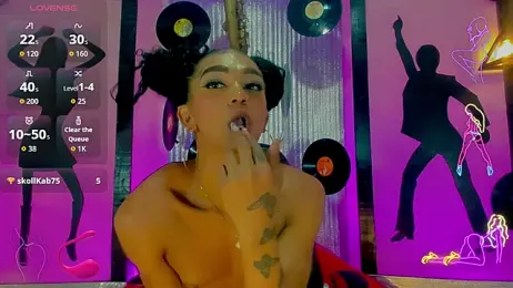 nickyminach_ webcam model stream image