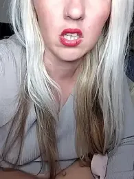 Mllesha74000 webcam model stream image