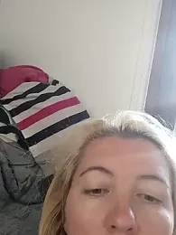 Mllesha74000 webcam model stream image