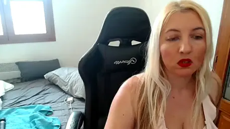 Mllesha74000 webcam model stream image