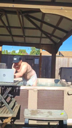 Str8PrtyGuyBend webcam model stream image