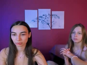 kira_light__ webcam model stream image