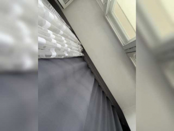 -Hennessy- webcam model stream image