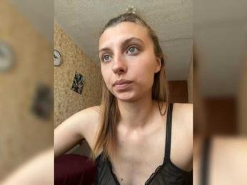 MilaBels webcam model stream image