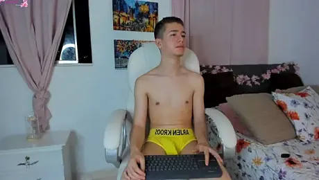 ThiagooJames webcam model stream image