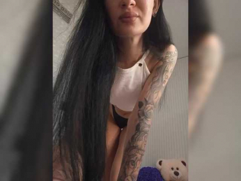 Black_chick webcam bongacams model stream image