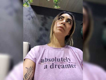 Criistal webcam model stream image