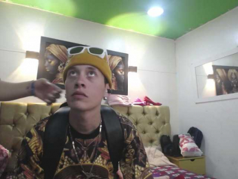 SimonAndJocelyn webcam model stream image