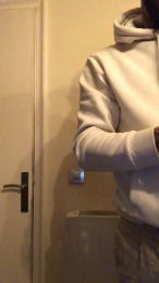 Hotmonstro webcam model stream image