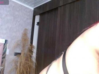 angel-red webcam model stream image