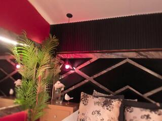 Aluna Sweet webcam model stream image