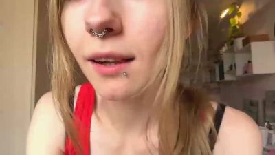 MarvaHelland webcam model stream image