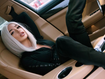 HanaRoss webcam model stream image