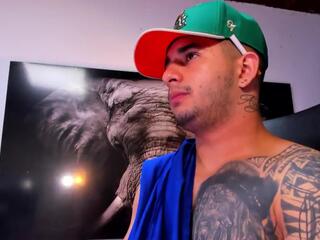 Angel Falconer webcam model stream image