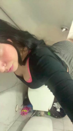 hottll2 webcam model stream image