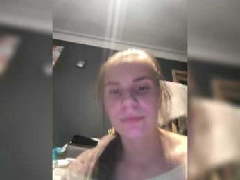 me-la-nia19 webcam model stream image