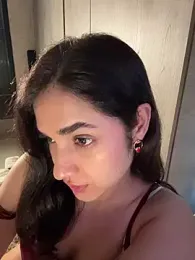 MadawiOud webcam model stream image