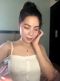 -katinat- webcam model stream image