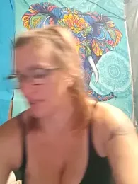 Fifi83Bell webcam model stream image