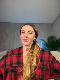 MilfNextDoor20 webcam model stream image