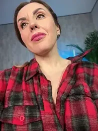 MilfNextDoor20 webcam model stream image