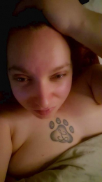 QueenHeart18 webcam model stream image
