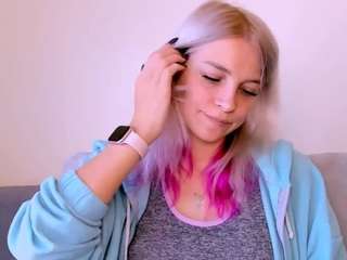 kristihoward webcam camsoda model stream image