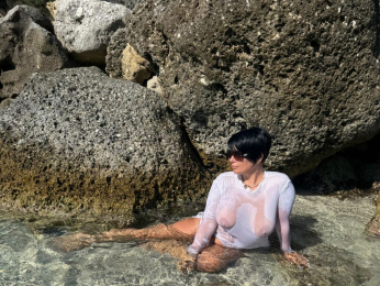 AnaKara webcam model stream image