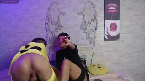 axel_milo_kairo_and_noa webcam model stream image